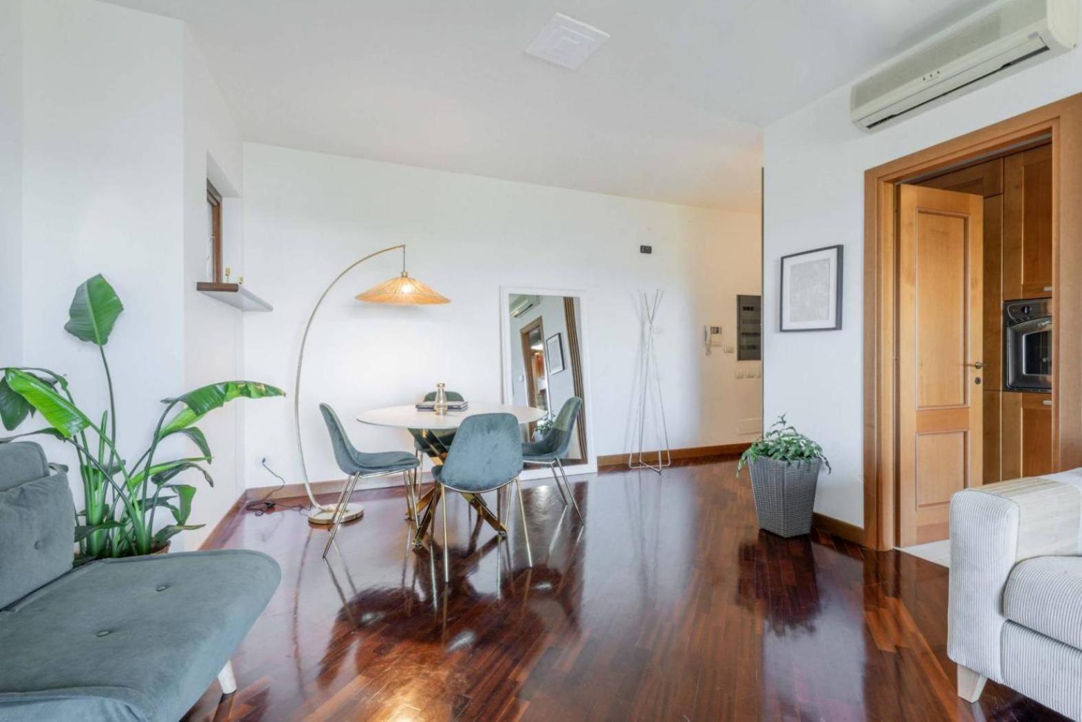 Luxury Boutique Apartment Фьюмичино Экстерьер фото